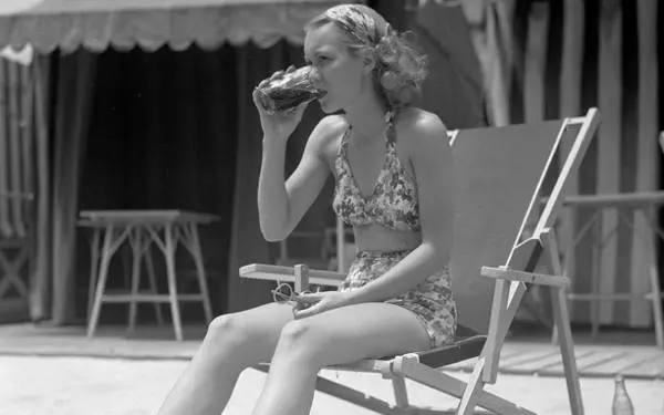 Watch As The Evolution Of The Swimsuit Reveals How We Think About Beauty Modesty Catholic