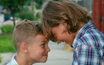 5 Secrets To Establishing A Sibling Bond That Will Last A Lifetime