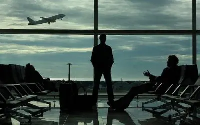 The Anonymous Traveler Held Up While Boarding: The Drama of a Life that Never Begins (Mk 10:17-30)