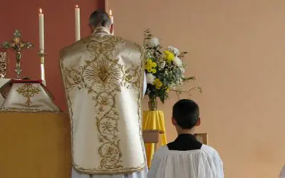 4 Reasons to Support Ad Orientem (the priest facing East during the Liturgy)