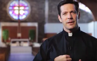 Do You Know the Meaning Of The Sign of the Cross? The 3 Beautiful Truths It Contains