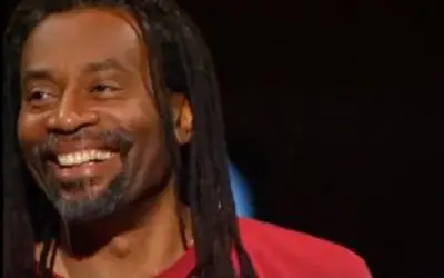 That Time Bobby McFerrin Got an Audience to Spontaneously Harmonize the Bach / Gounod Ave Maria