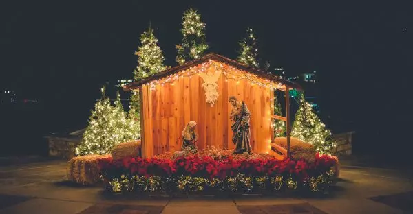Twelve days Nativity scene