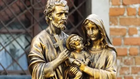 February Is Devoted To The Holy Family | Monthly Catholic Resources