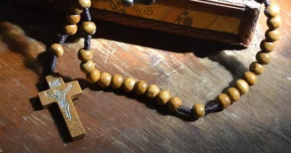 15 Promises of the Rosary