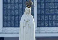 Did Our Lady of Fatima give us a warning or is it a sign of hope? Learn more about this miraculous story and grow in devotion