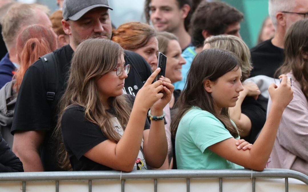 7 Practical Ways Young Catholics Can Stay Close To Christ: Staying Rooted In God In a Distracted Generation