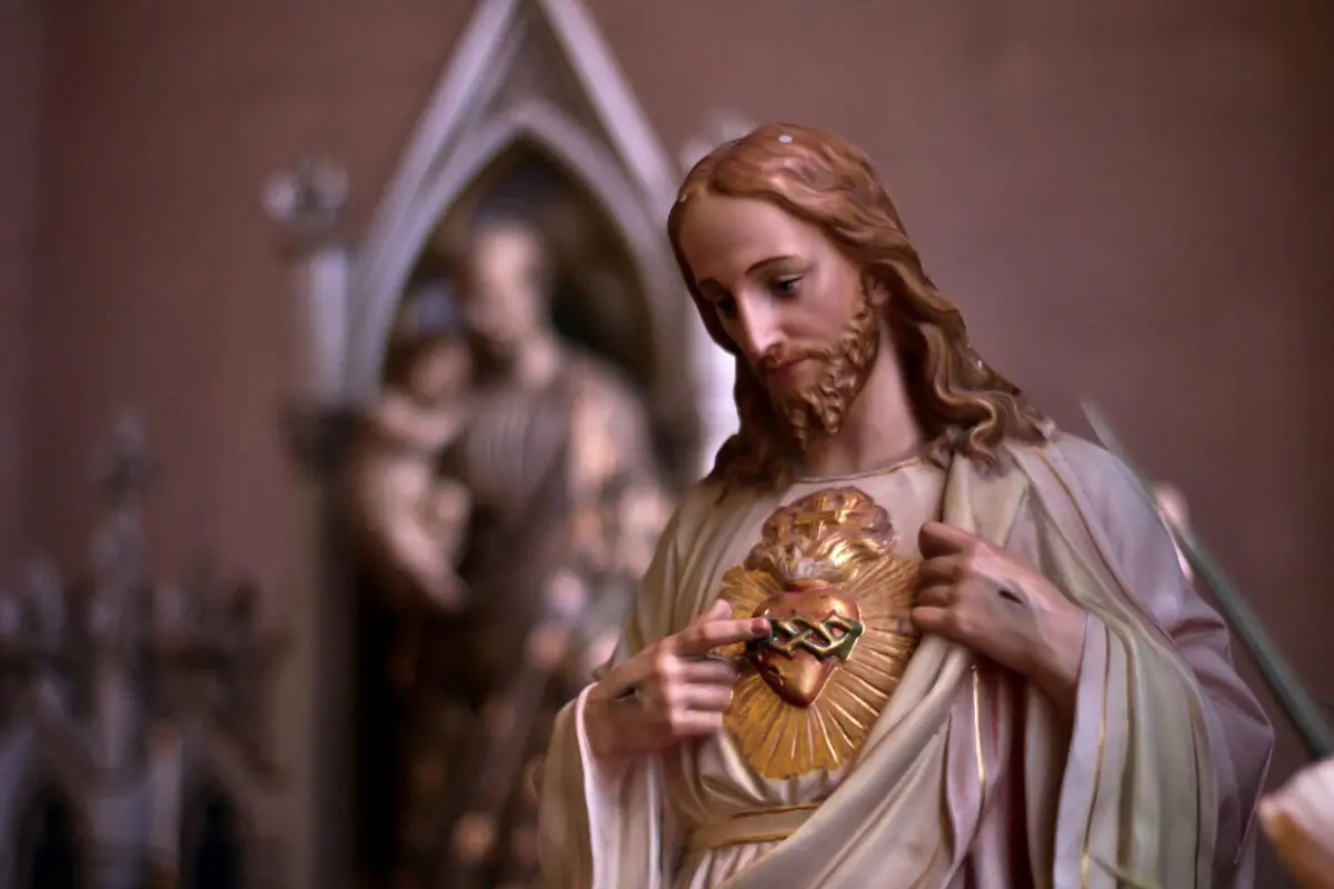 On this significant Eucharist feast, it is important to highlight its connection to the Sacred Heart of Jesus. From his pierced heart